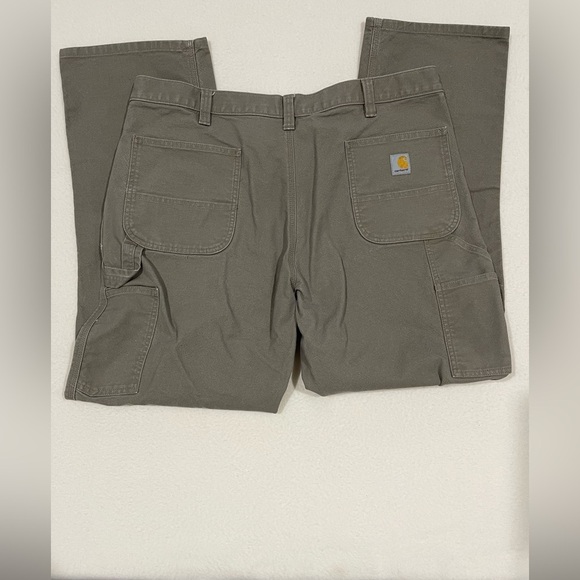 Carhartt men’s work pants with hammer hit, leg pockets color is dove gray 40x32 - Picture 2 of 5